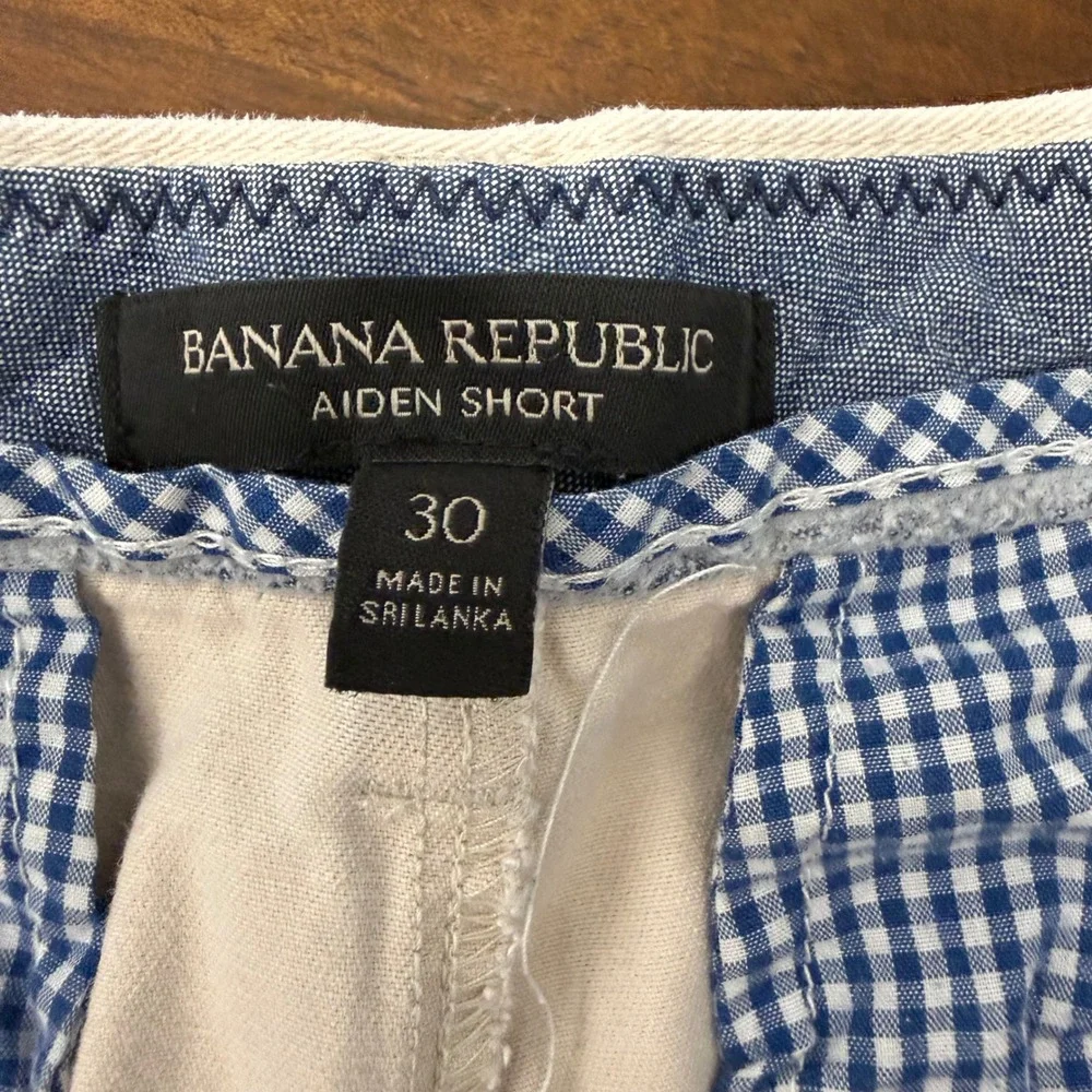 Banana Republic Aiden Short Mens 30 Beige Cotton Twill Flat Front Chino Shorts